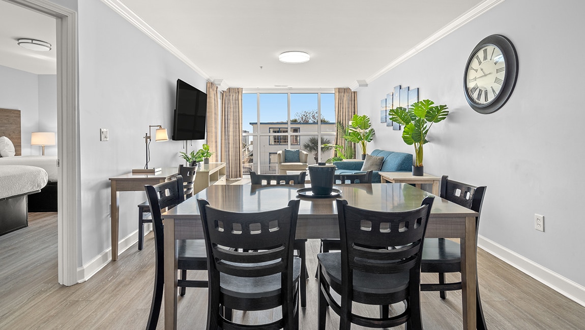 Ocean Escape | 3 Bedroom Condo (Sleeps 10)