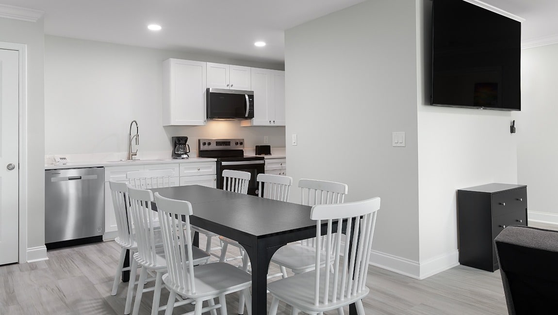 Ocean Escape Boardwalk | 2 Bedroom Boulevard View Condo (Sleeps 8)