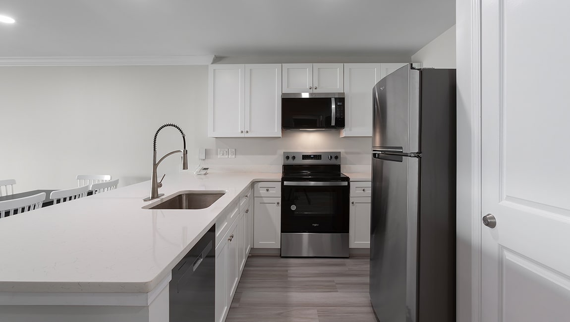 Ocean Escape Boardwalk | 3 Bedroom Oceanfront Condo (Sleeps 13)