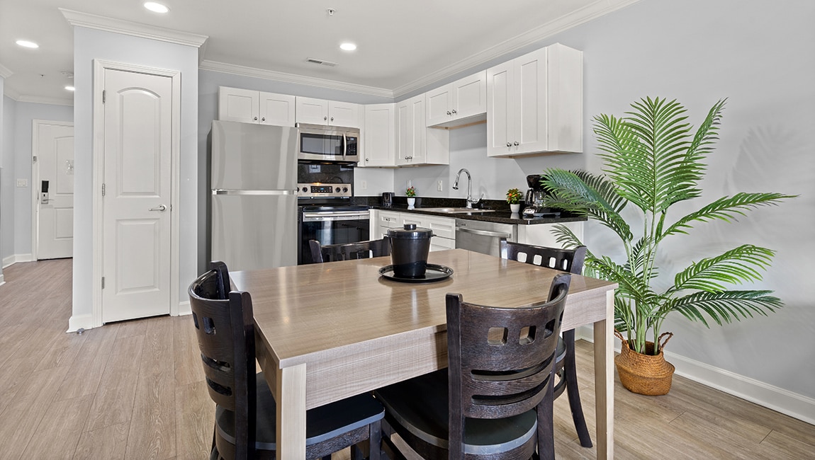 Ocean Escape | Ocean View 2 Bedroom – 2 Queens (Sleeps 8)