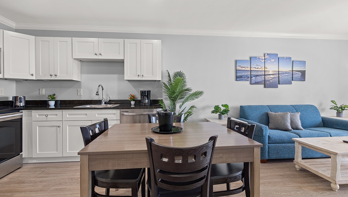 Ocean Escape | Ocean View 2 Bedroom Condo – King (Sleeps 6)